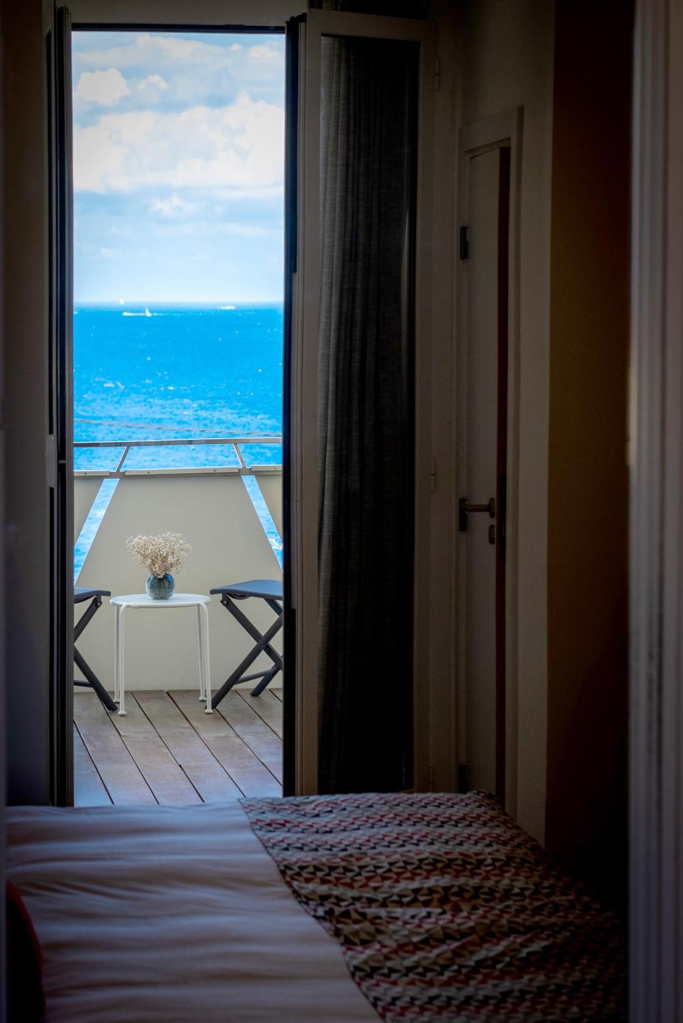 Hotel Mediterranee Calvi  Exterior photo