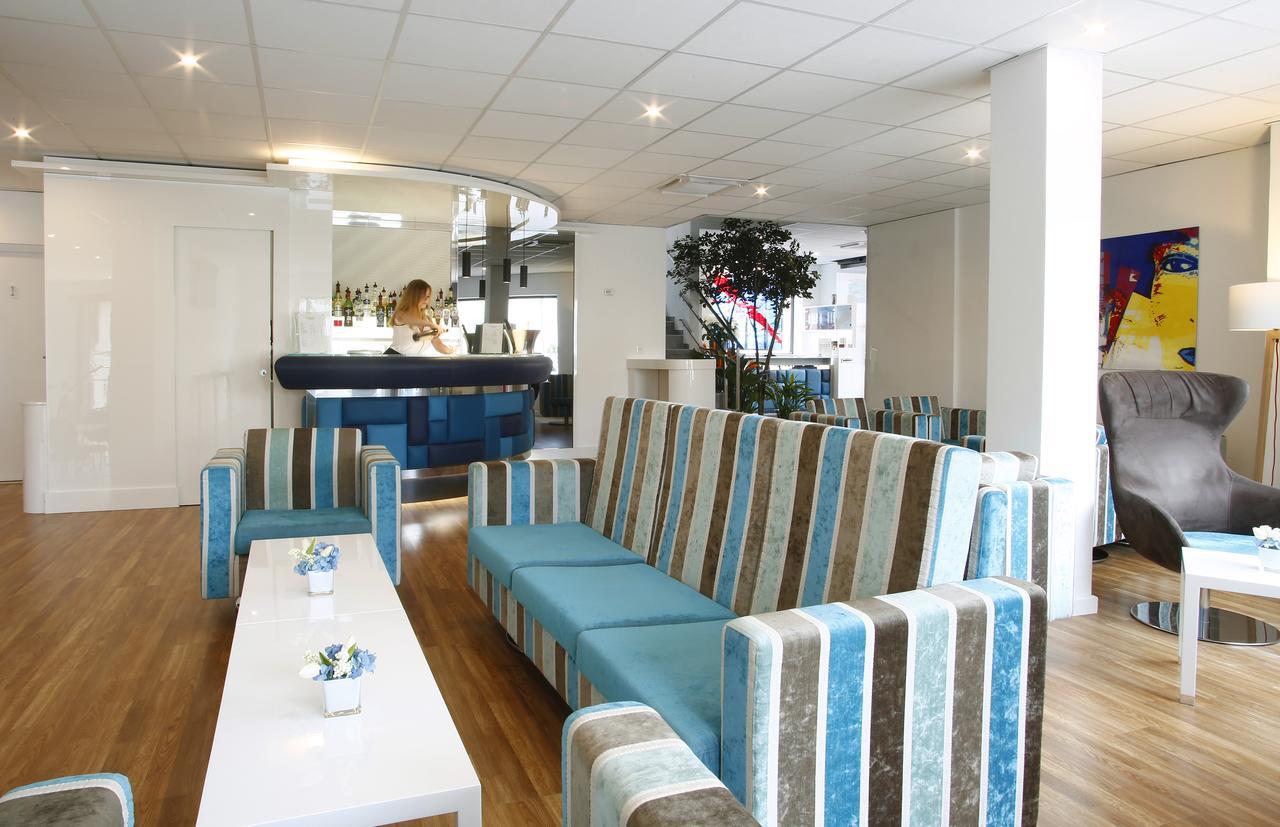 Hotel Mediterranee Calvi  Exterior photo